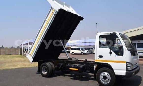 Acheter Occasion Utilitaire Isuzu FTR 850 Blanc à Chililabombwe, Copperbelt Acheter Occasion Utilitaire Isuzu FTR 850 Blanc à Chililabombwe, Copperbelt