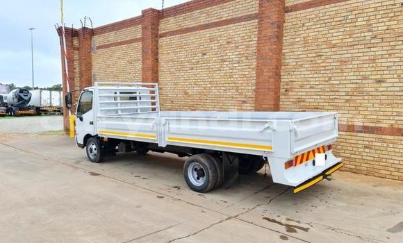 Acheter Occasion Utilitaire Hino 300 Series Blanc à Chingola, Zambie Acheter Occasion Utilitaire Hino 300 Series Blanc à Chingola, Zambie