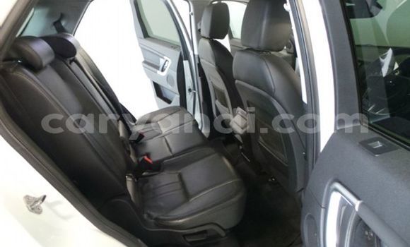 Buy Used Land Rover Discovery Sport White Car in Livingstone in Zambia Buy Used Land Rover Discovery Sport White Car in Livingstone in Zambia