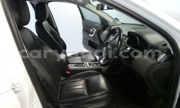 Buy Used Land Rover Discovery Sport White Car in Livingstone in Zambia Buy Used Land Rover Discovery Sport White Car in Livingstone in Zambia