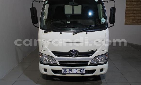 Buy Used Toyota Dyna White Truck in Kaoma in Western
