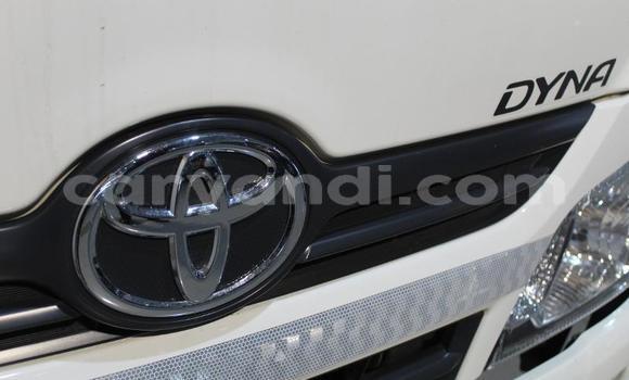 Nunua Ilio tumika Toyota Dyna Nyeupe Lori ndani ya Kaoma nchini Magharibi Nunua Ilio tumika Toyota Dyna Nyeupe Lori ndani ya Kaoma nchini Magharibi