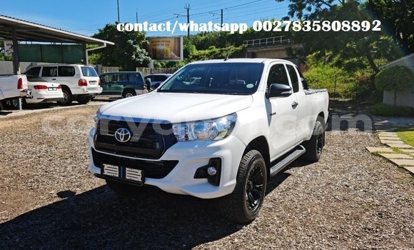 Buy Used Toyota Hilux White Car in Livingstone in Zambia Buy Used Toyota Hilux White Car in Livingstone in Zambia
