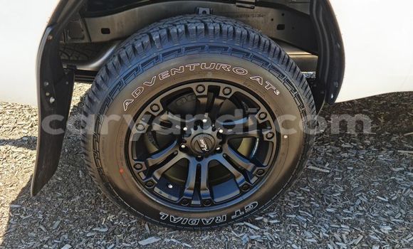 Acheter Occasion Voiture Toyota Hilux Blanc à Livingstone, Zambie Acheter Occasion Voiture Toyota Hilux Blanc à Livingstone, Zambie