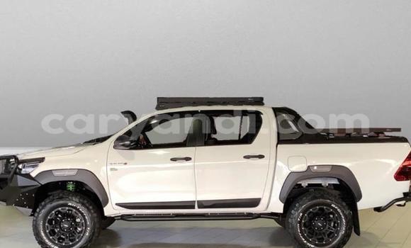 Buy Used Toyota Hilux White Car in Katete in Eastern Buy Used Toyota Hilux White Car in Katete in Eastern