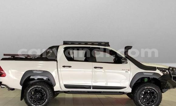 Buy Used Toyota Hilux White Car in Katete in Eastern Buy Used Toyota Hilux White Car in Katete in Eastern