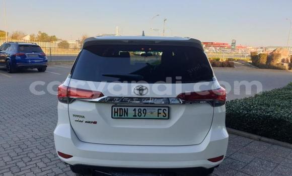 Buy Used Toyota Fortuner White Car in Choma in Southern Buy Used Toyota Fortuner White Car in Choma in Southern
