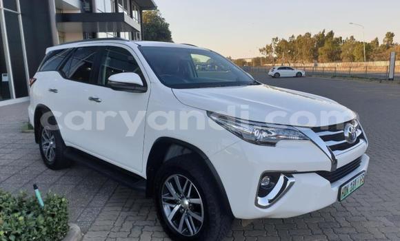 Buy Used Toyota Fortuner White Car in Choma in Southern Buy Used Toyota Fortuner White Car in Choma in Southern