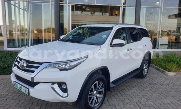 Buy Used Toyota Fortuner White Car in Choma in Southern Buy Used Toyota Fortuner White Car in Choma in Southern