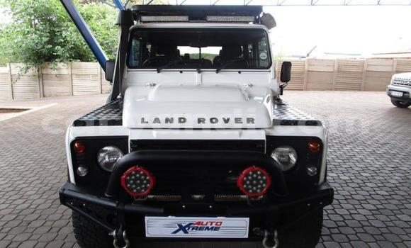 Buy Used Land Rover Defender White Car in Chingola in Zambia Buy Used Land Rover Defender White Car in Chingola in Zambia