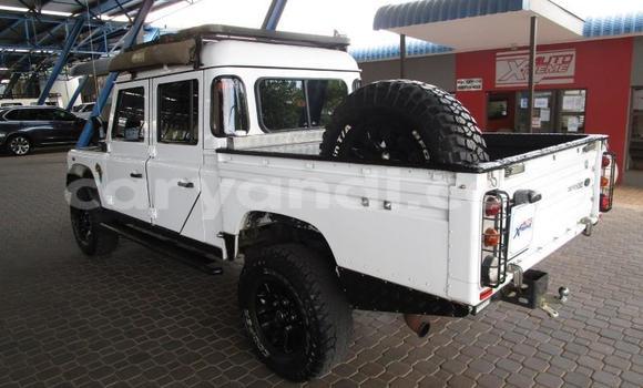 Buy Used Land Rover Defender White Car in Chingola in Zambia Buy Used Land Rover Defender White Car in Chingola in Zambia