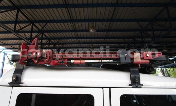 Buy Used Land Rover Defender White Car in Chingola in Zambia Buy Used Land Rover Defender White Car in Chingola in Zambia