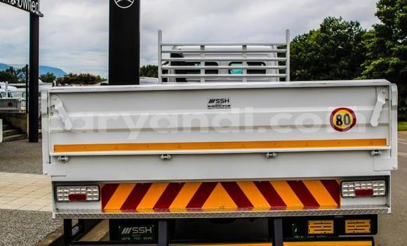 Buy Used Mitsubishi Fuso White Truck in Katete in Eastern Buy Used Mitsubishi Fuso White Truck in Katete in Eastern