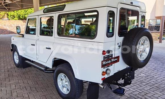 Buy Used Land Rover Defender White Car in Chingola in Zambia Buy Used Land Rover Defender White Car in Chingola in Zambia