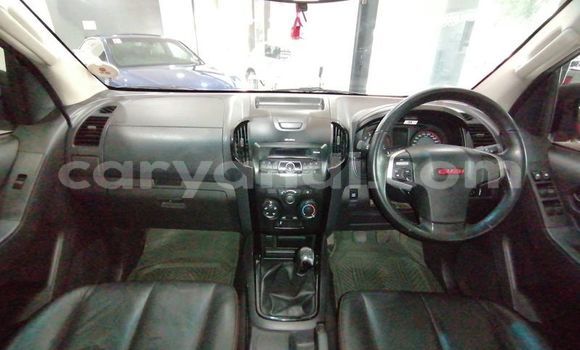 Acheter Occasion Voiture Isuzu KB Rouge à Lusaka, Zambie Acheter Occasion Voiture Isuzu KB Rouge à Lusaka, Zambie