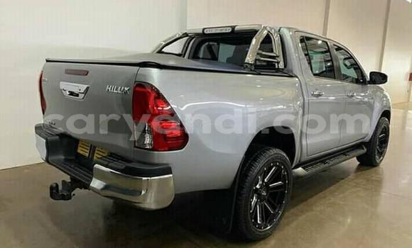 Acheter Occasion Voiture Toyota Hilux Gris à Livingstone, Zambie Acheter Occasion Voiture Toyota Hilux Gris à Livingstone, Zambie