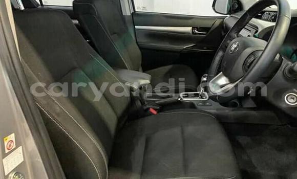 Acheter Occasion Voiture Toyota Hilux Gris à Livingstone, Zambie Acheter Occasion Voiture Toyota Hilux Gris à Livingstone, Zambie
