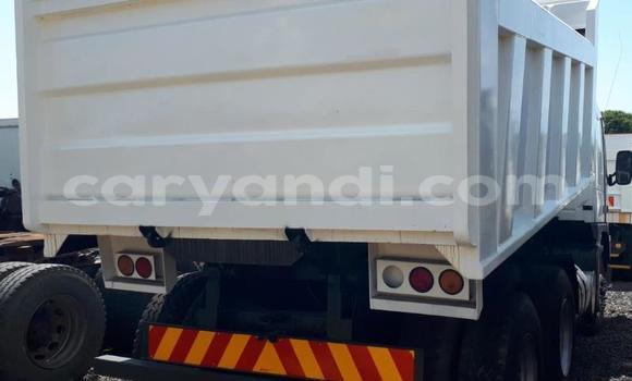 Acheter Occasion Utilitaire Volvo FL Blanc à Chingola, Zambie Acheter Occasion Utilitaire Volvo FL Blanc à Chingola, Zambie