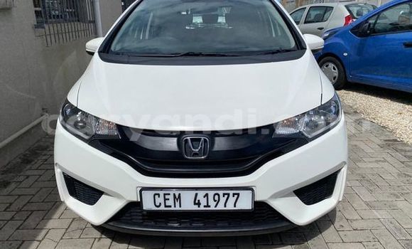 Acheter Occasion Voiture Honda Jazz Blanc à Livingstone, Zambie Acheter Occasion Voiture Honda Jazz Blanc à Livingstone, Zambie