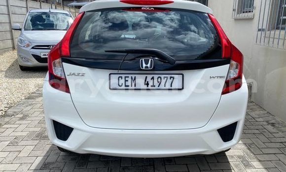Acheter Occasion Voiture Honda Jazz Blanc à Livingstone, Zambie Acheter Occasion Voiture Honda Jazz Blanc à Livingstone, Zambie