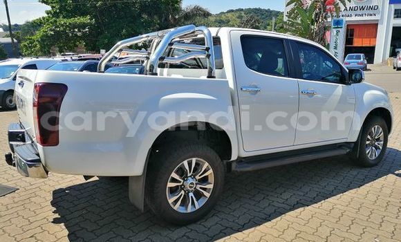 Acheter Occasion Voiture Isuzu KB Blanc à Livingstone, Zambie Acheter Occasion Voiture Isuzu KB Blanc à Livingstone, Zambie