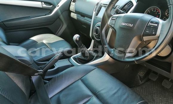 Acheter Occasion Voiture Isuzu KB Blanc à Livingstone, Zambie Acheter Occasion Voiture Isuzu KB Blanc à Livingstone, Zambie