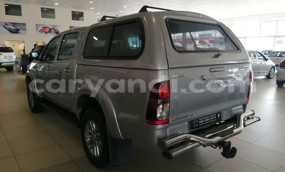 Acheter Occasion Voiture Toyota Hilux Gris à Livingstone, Zambie Acheter Occasion Voiture Toyota Hilux Gris à Livingstone, Zambie