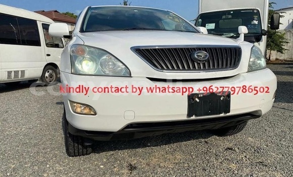 Buy Used Toyota Harrier White Car in Lusaka in Zambia