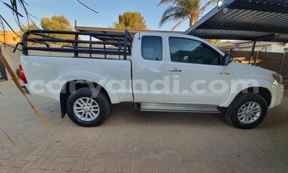 Acheter Occasion Voiture Toyota Hilux Blanc à Lusaka, Zambie Acheter Occasion Voiture Toyota Hilux Blanc à Lusaka, Zambie