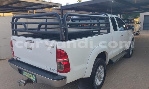 Acheter Occasion Voiture Toyota Hilux Blanc à Lusaka, Zambie Acheter Occasion Voiture Toyota Hilux Blanc à Lusaka, Zambie