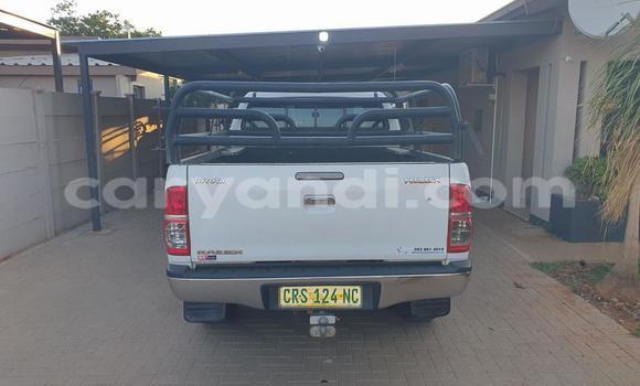Acheter Occasion Voiture Toyota Hilux Blanc à Lusaka, Zambie Acheter Occasion Voiture Toyota Hilux Blanc à Lusaka, Zambie