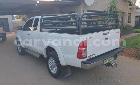 Acheter Occasion Voiture Toyota Hilux Blanc à Lusaka, Zambie Acheter Occasion Voiture Toyota Hilux Blanc à Lusaka, Zambie