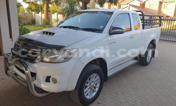 Acheter Occasion Voiture Toyota Hilux Blanc à Lusaka, Zambie Acheter Occasion Voiture Toyota Hilux Blanc à Lusaka, Zambie