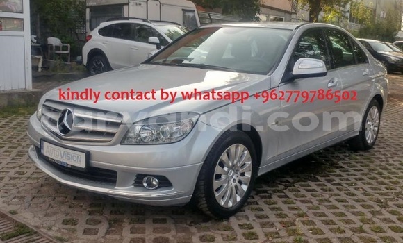 Acheter Occasion Voiture Mercedes-Benz C-Classe Gris à Lusaka, Zambie Acheter Occasion Voiture Mercedes-Benz C-Classe Gris à Lusaka, Zambie