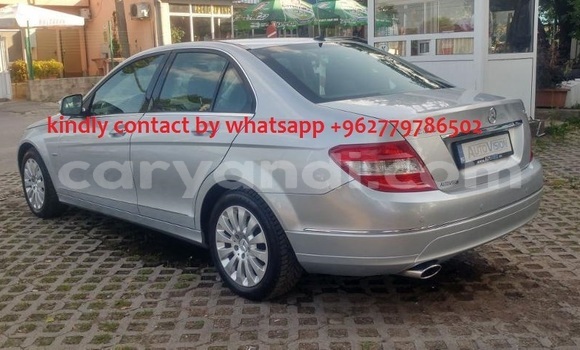 Acheter Occasion Voiture Mercedes-Benz C-Classe Gris à Lusaka, Zambie Acheter Occasion Voiture Mercedes-Benz C-Classe Gris à Lusaka, Zambie
