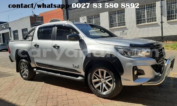 Tenga Tsaru Toyota Hilux Sirivha Mota in Livingstone in Zambia