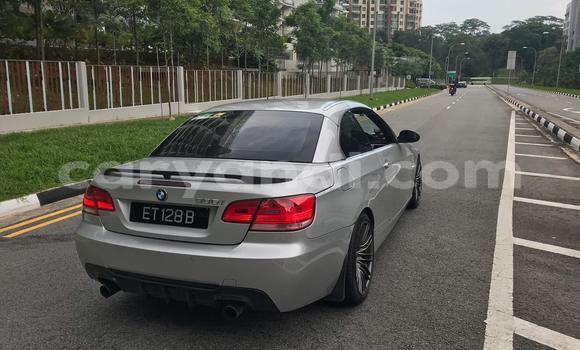 Tenga Tsaru BMW 3–Series Sirivha Mota in Lusaka in Zambia Tenga Tsaru BMW 3–Series Sirivha Mota in Lusaka in Zambia