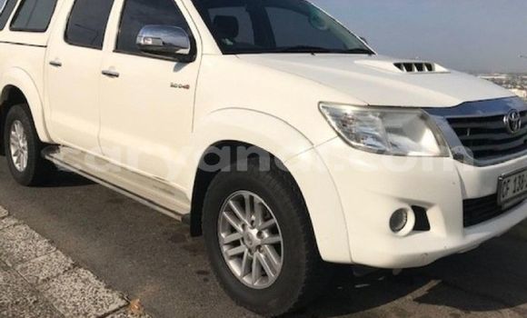 Acheter Occasion Voiture Toyota Hilux Blanc à Livingstone, Zambie Acheter Occasion Voiture Toyota Hilux Blanc à Livingstone, Zambie