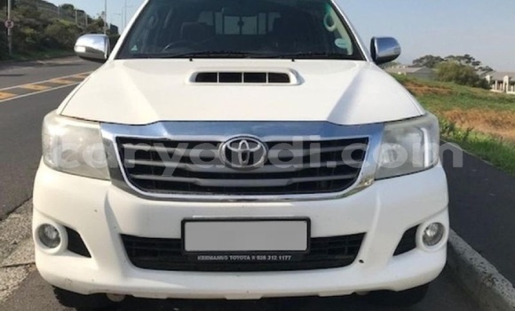 Acheter Occasion Voiture Toyota Hilux Blanc à Livingstone, Zambie Acheter Occasion Voiture Toyota Hilux Blanc à Livingstone, Zambie