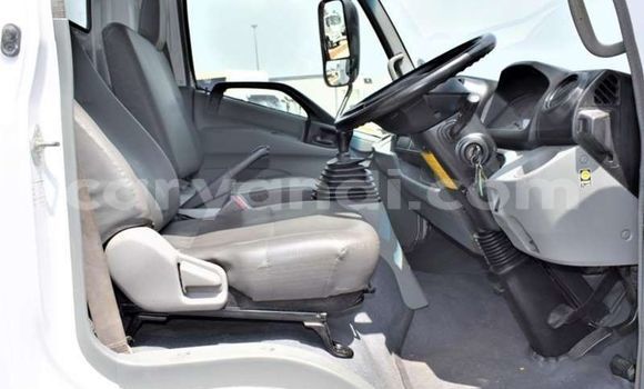 Acheter Occasion Utilitaire Hino 300 Series Blanc à Chipata, Zambie Acheter Occasion Utilitaire Hino 300 Series Blanc à Chipata, Zambie