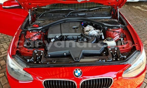 Acheter Occasion Voiture BMW 1-Series Rouge à Livingstone, Zambie Acheter Occasion Voiture BMW 1-Series Rouge à Livingstone, Zambie