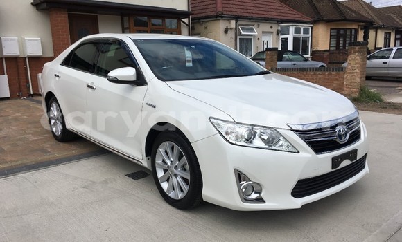 Buy Used Toyota Camry White Car in Import - Dubai in Zambia