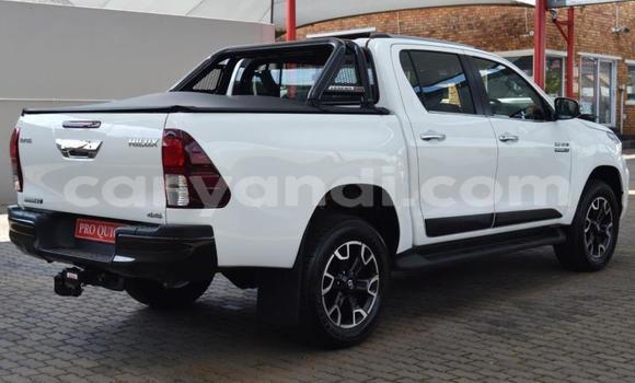 Buy Used Toyota Hilux White Car in Lusaka in Zambia Buy Used Toyota Hilux White Car in Lusaka in Zambia