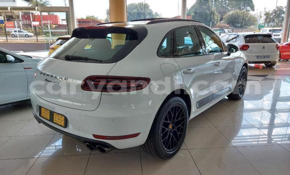 Buy Used Porsche Macan Silver Car in Chipata in Zambia Buy Used Porsche Macan Silver Car in Chipata in Zambia