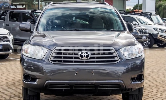Buy Used Toyota Kluger Silver Car in Lusaka in Zambia Buy Used Toyota Kluger Silver Car in Lusaka in Zambia