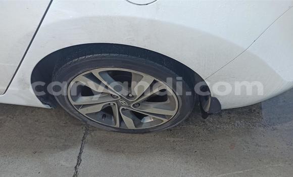 Acheter Occasion Voiture Hyundai Elantra Blanc à Chinsali, Nord Acheter Occasion Voiture Hyundai Elantra Blanc à Chinsali, Nord