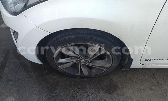 Acheter Occasion Voiture Hyundai Elantra Blanc à Chinsali, Nord Acheter Occasion Voiture Hyundai Elantra Blanc à Chinsali, Nord