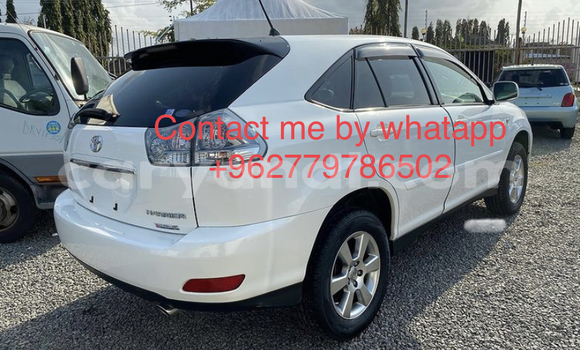 Buy Used Toyota Harrier White Car in Lusaka in Zambia