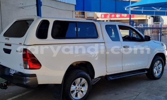 Buy Used Toyota Hilux White Car in Livingstone in Zambia Buy Used Toyota Hilux White Car in Livingstone in Zambia