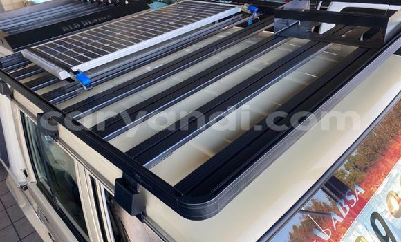 Tenga Tsaru Toyota Land Cruiser Beige Mota in Livingstone in Zambia Tenga Tsaru Toyota Land Cruiser Beige Mota in Livingstone in Zambia